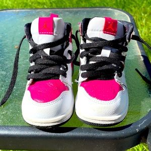 Jordan Toddler Hightop sneaker Size 5